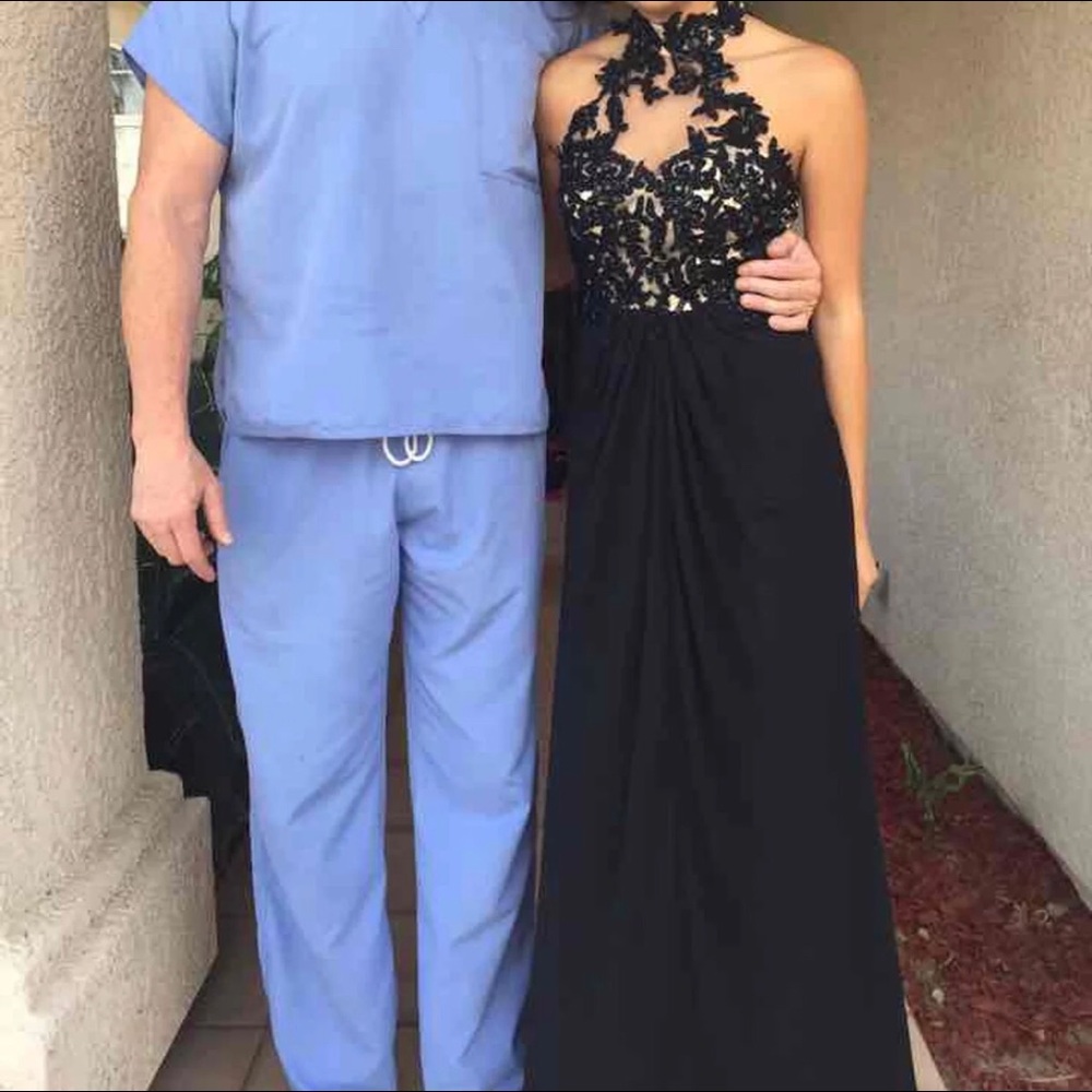 Prom dress - Picture 2 of 4